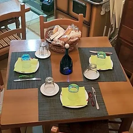 Alojamento de Acomodação e Pequeno-almoço Il Roseto Di Daniela 4*