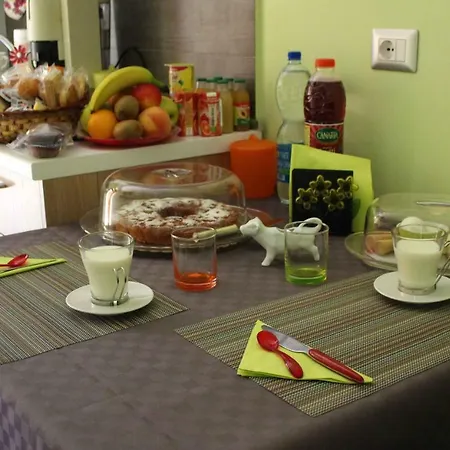 לינה וארוחת בוקר Il Roseto Di Daniela 3*